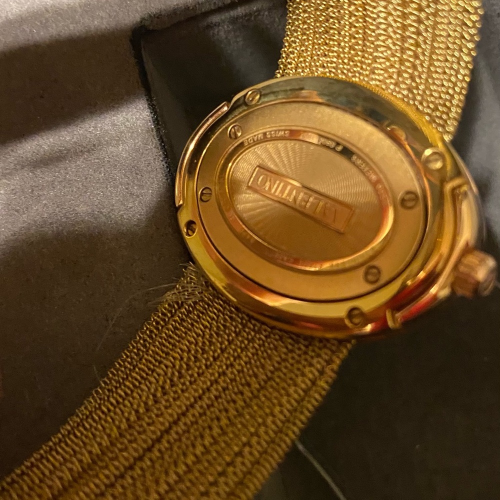 Woman’s Watch - Picture 6 of 14